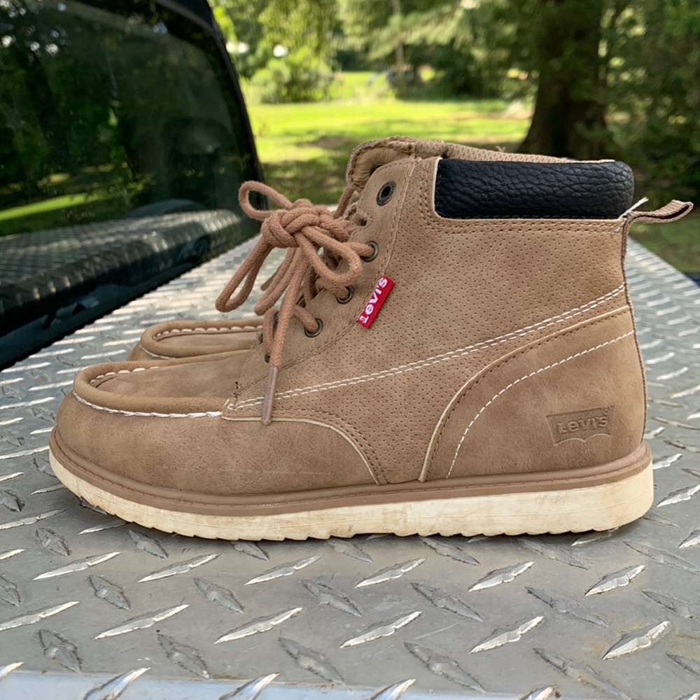 Boys boots